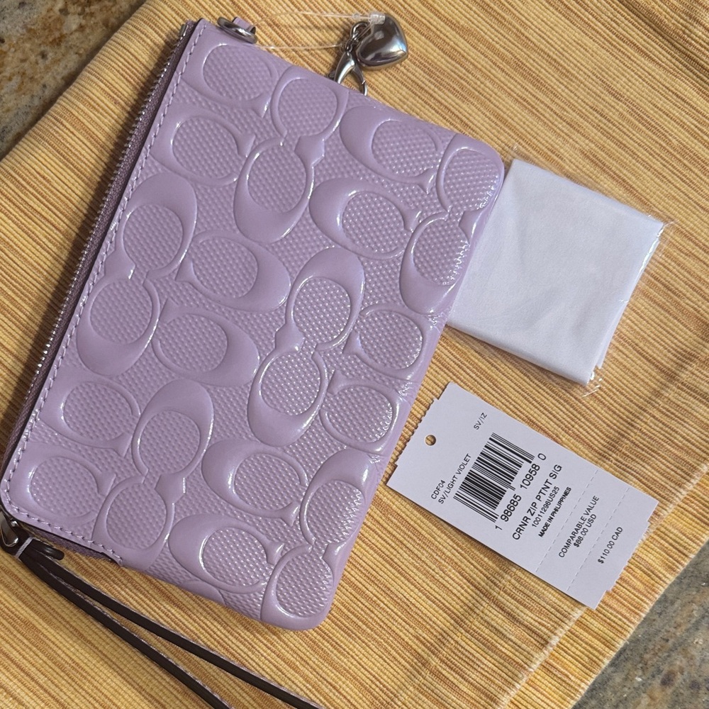 Coach Light Purple Embossed Wristlet NWT - Picture 9 of 11